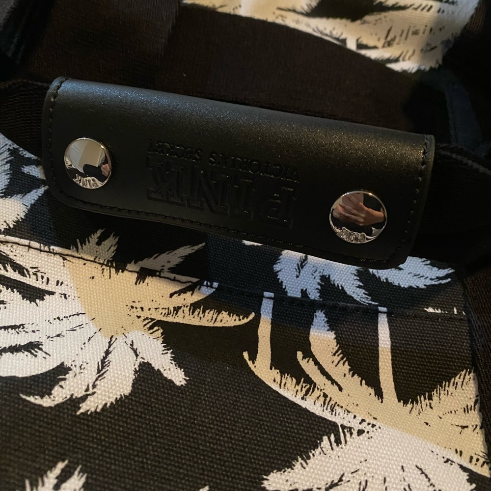 New VS PINK Palm Tree travel duffle travel bag - Picture 3 of 7